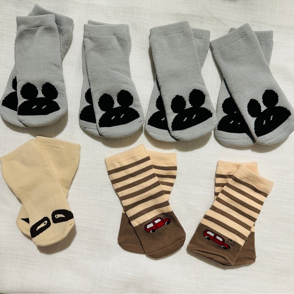 NEW 7 pairs of fun cute thick socks with anti/non slip for babies boys girls